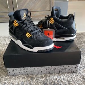 Jordan 4 Retro Royalty